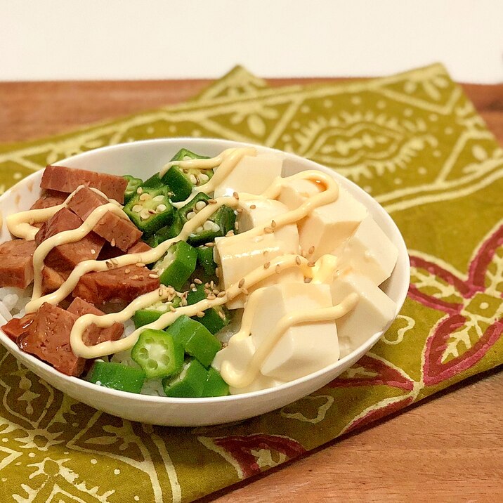 三色丼 焼豚 オクラ 豆腐 マヨめんつゆ レシピ 作り方 By まかろん 楽天レシピ 三色丼 焼豚 オクラ 豆腐 マヨめんつゆ レシピ 作り方 By まかろん 楽天レシピ